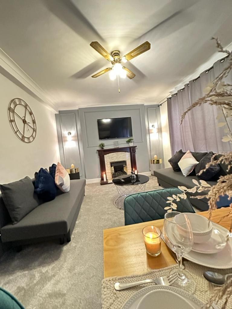 Beautiful Family Apartment London Bagian luar foto
