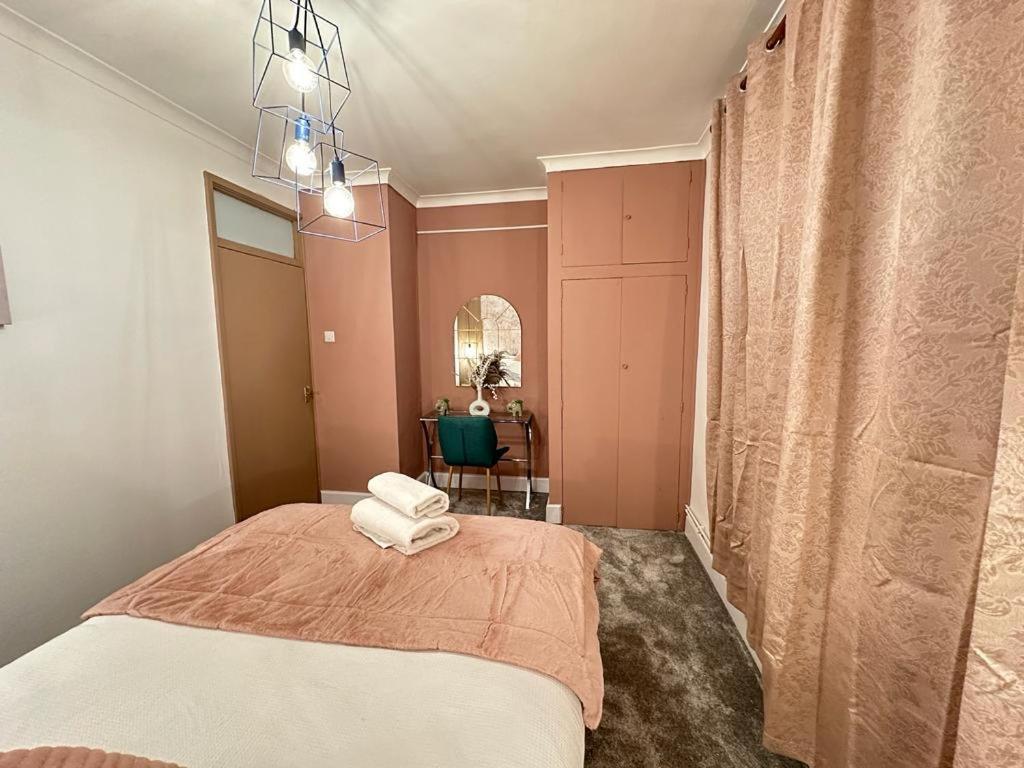 Beautiful Family Apartment London Bagian luar foto